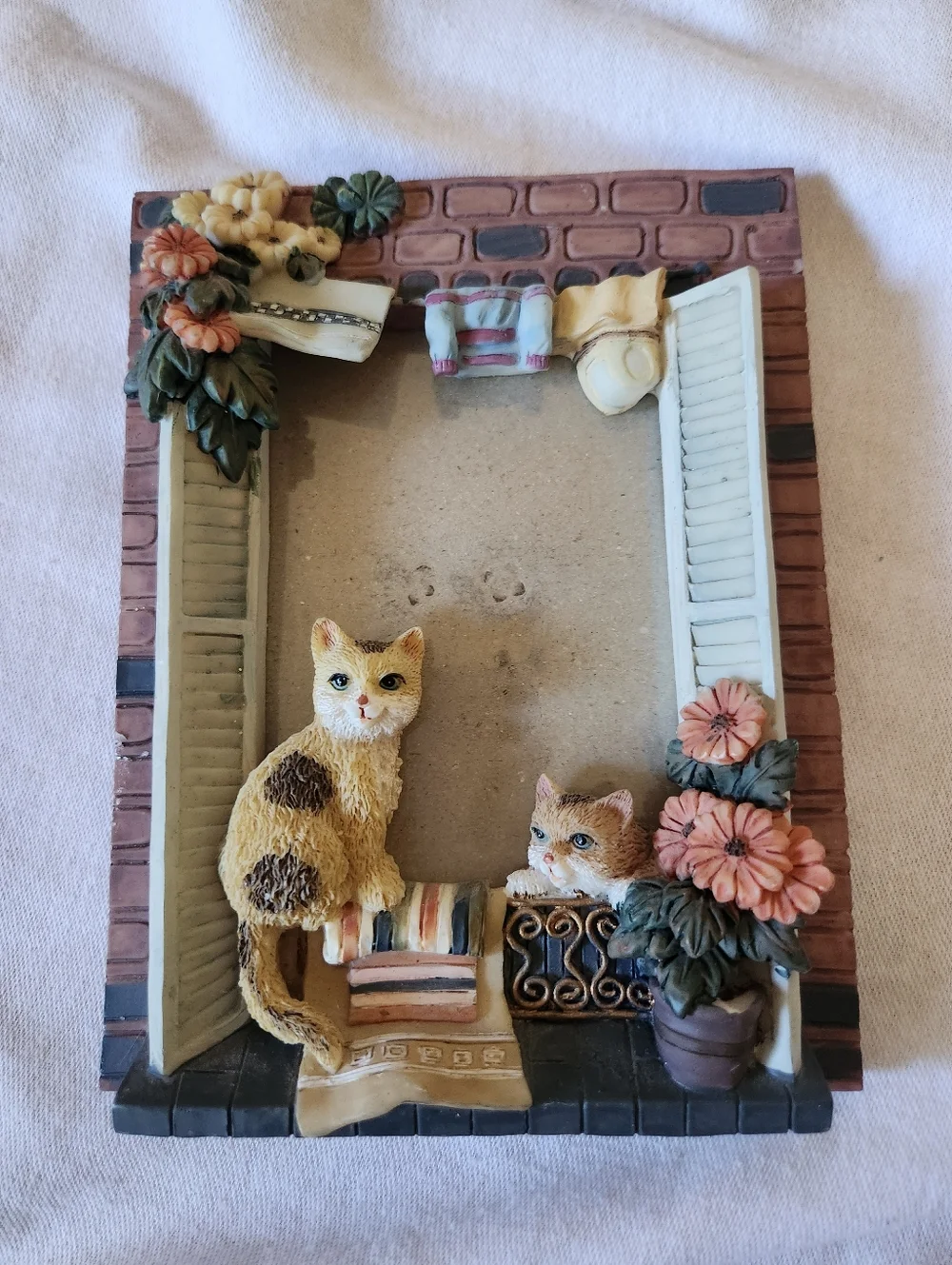 Vintage Cat Window Picture Frame Resin Floral Cottage Decor